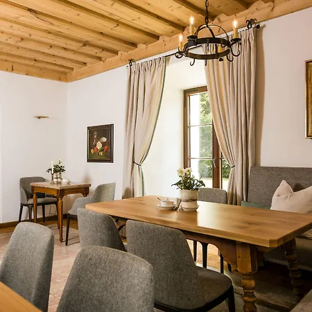 Schloss Prielau & Restaurants צל-אם-זי