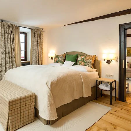 Schloss Prielau & Restaurants צל-אם-זי