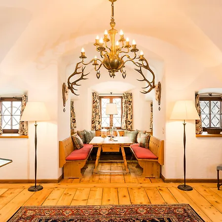 מלון Schloss Prielau & Restaurants 4*