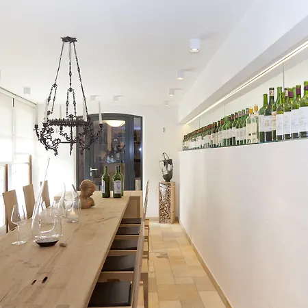 Schloss Prielau & Restaurants מלון 4*