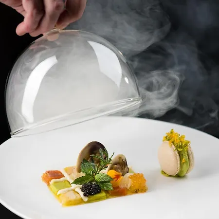 Schloss Prielau & Restaurants Hotel 4*