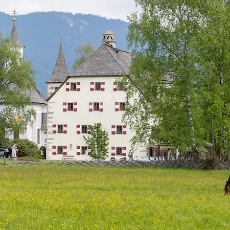 מלון Schloss Prielau & Restaurants 4*