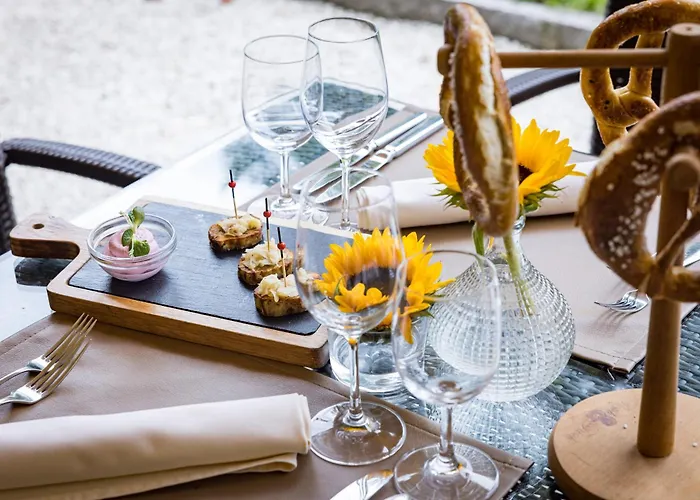 Schloss Prielau & Restaurants Otel 4*