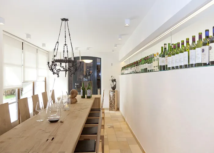 Schloss Prielau & Restaurants Otel 4*