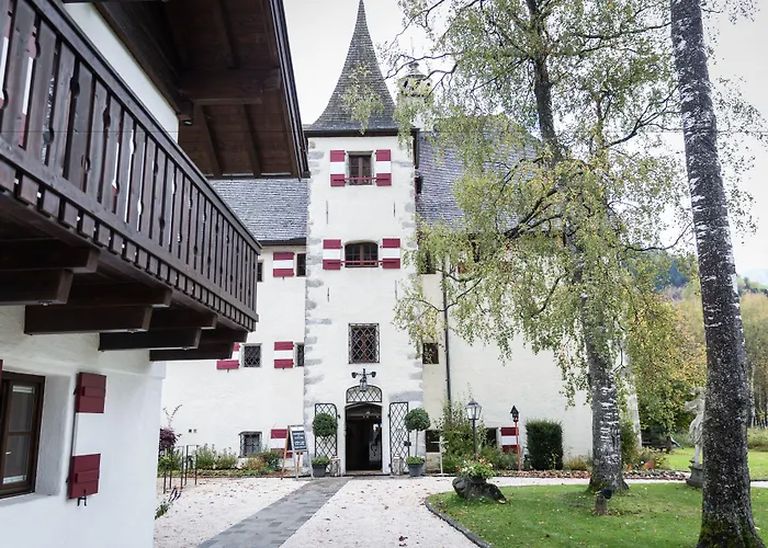 Schloss Prielau & Restaurants Otel 4*