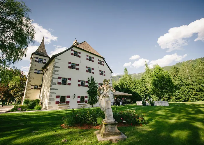 Schloss Prielau & Restaurants Otel 4*