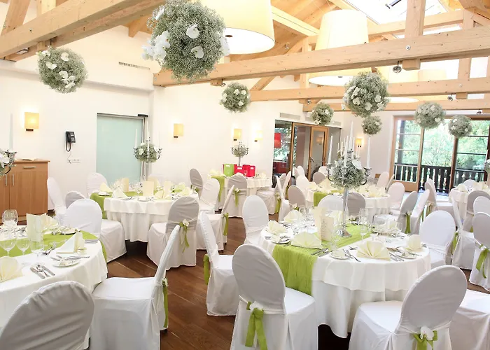 Schloss Prielau & Restaurants Hotel 4*